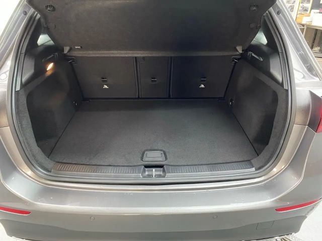 Mercedes-Benz B 200 Sedan