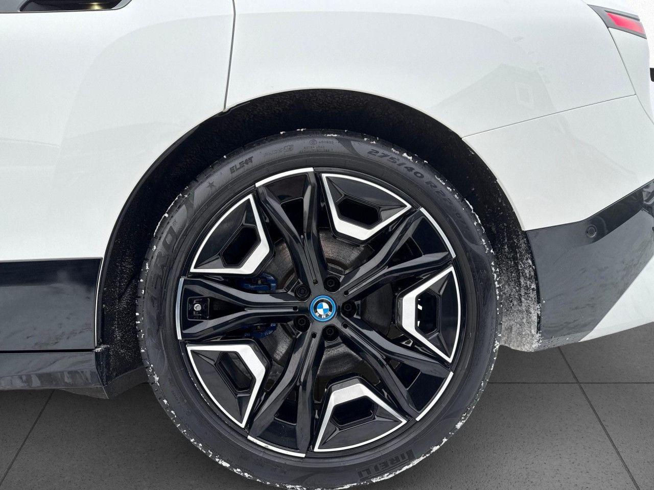 BMW iX xDrive