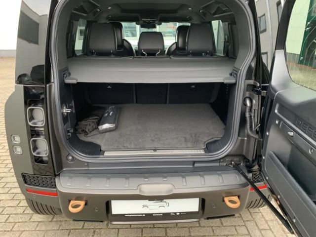 Land Rover Defender 110