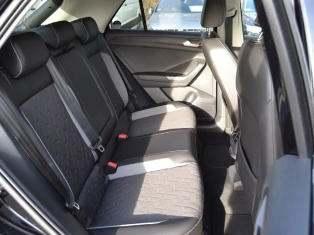 Volkswagen T-Roc 1.0 TSI Plus