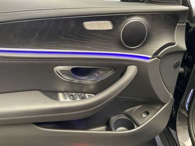 Mercedes-Benz E 300 E 300 e