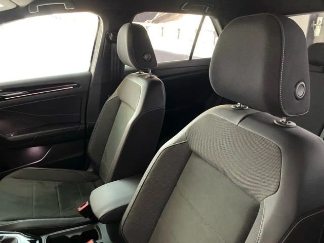 Volkswagen T-Roc 1.5 TSI DSG R-Line