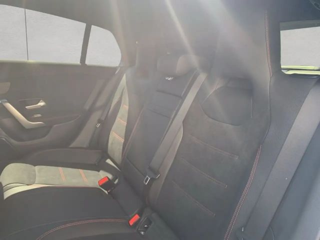 Mercedes-Benz CLA 200 CLA