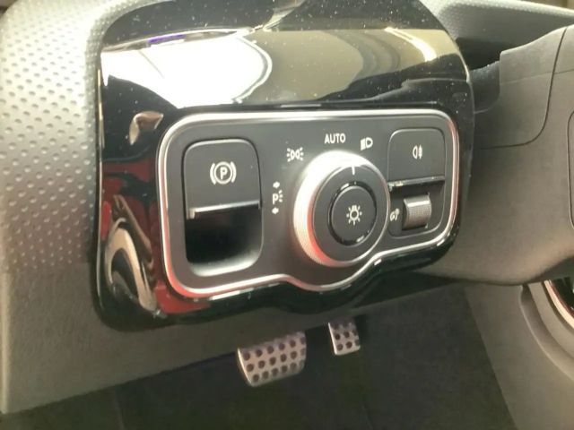 Mercedes-Benz CLA 200 AMG Line Shooting Brake