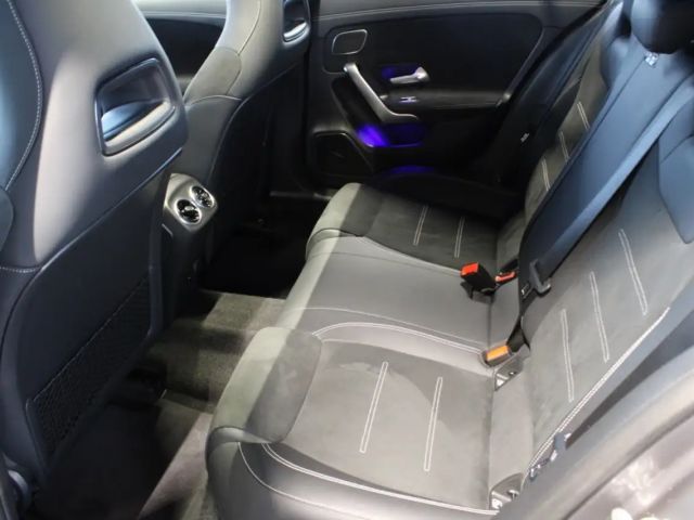 Mercedes-Benz A 220 4MATIC A 220 d AMG Line