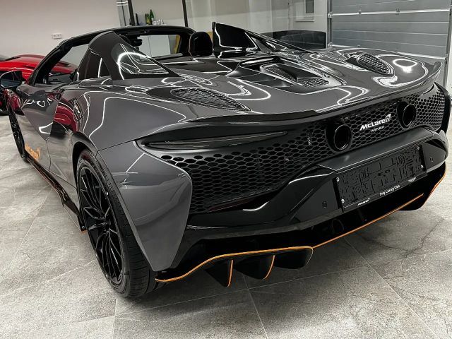 McLaren Artura Spider