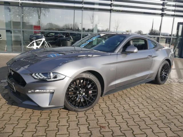 Ford Mustang Fastback GT 5.0 V8