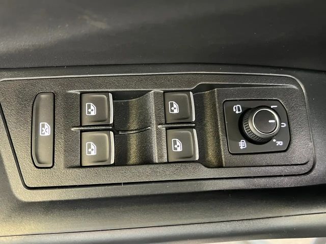 Volkswagen T-Roc 1.5 TSI DSG R-Line