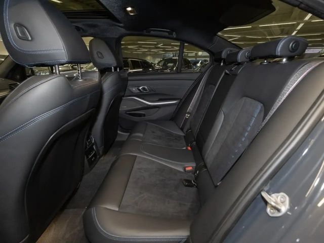 BMW 330 330i M-Sport Sedan xDrive