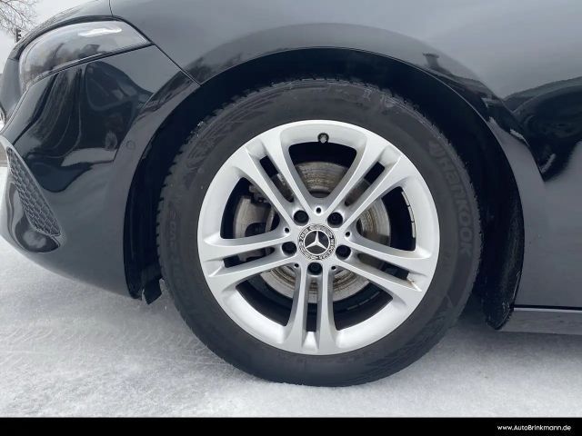 Mercedes-Benz A 200 A 200 d