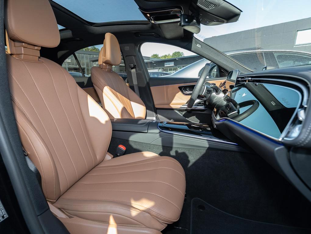 Mercedes-Benz E 200 Sedan