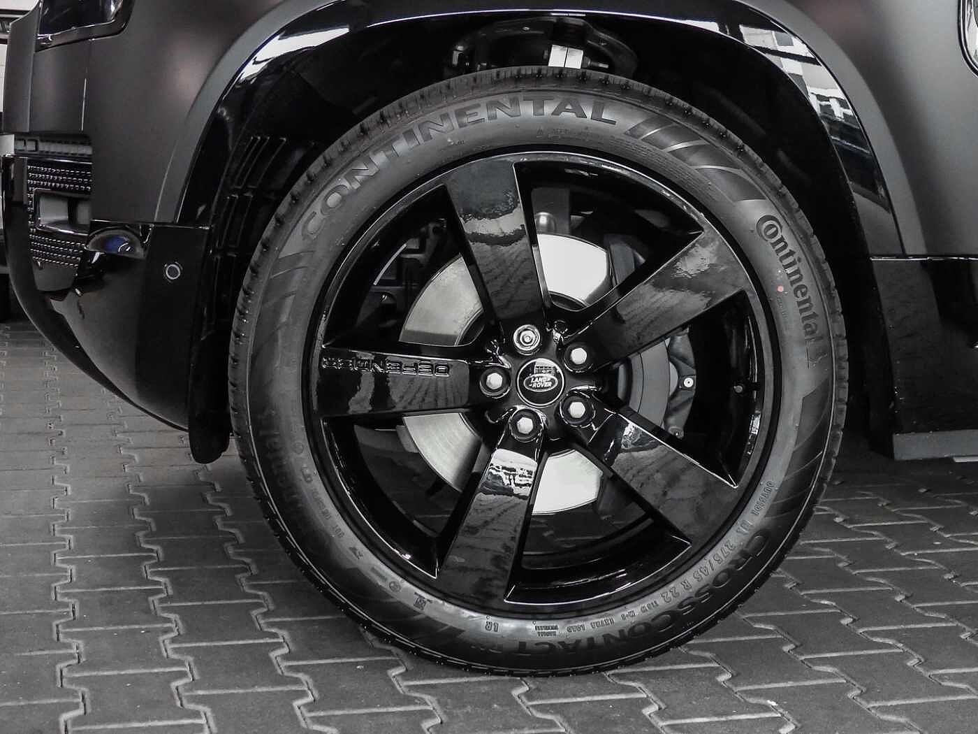 Land Rover Defender 110