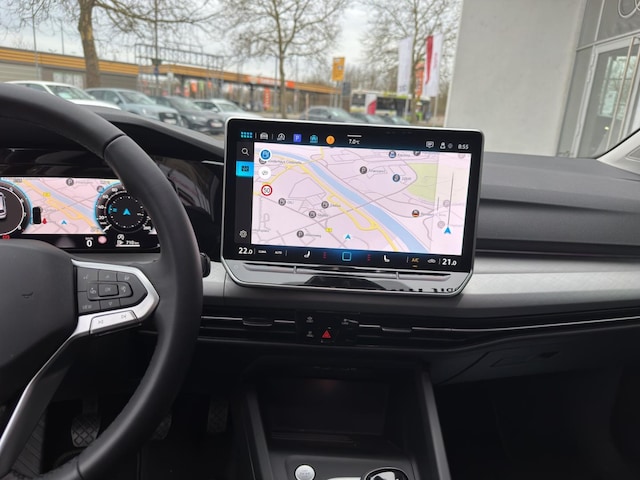 Volkswagen Golf Life Plus