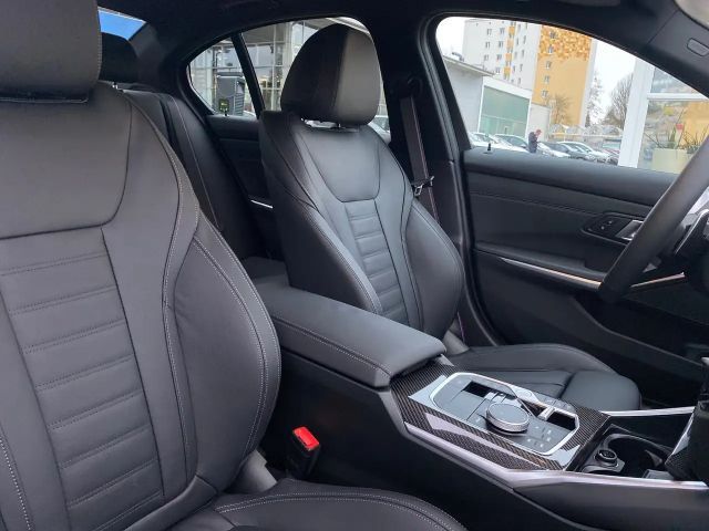 BMW 330 330d M-Sport Sedan xDrive