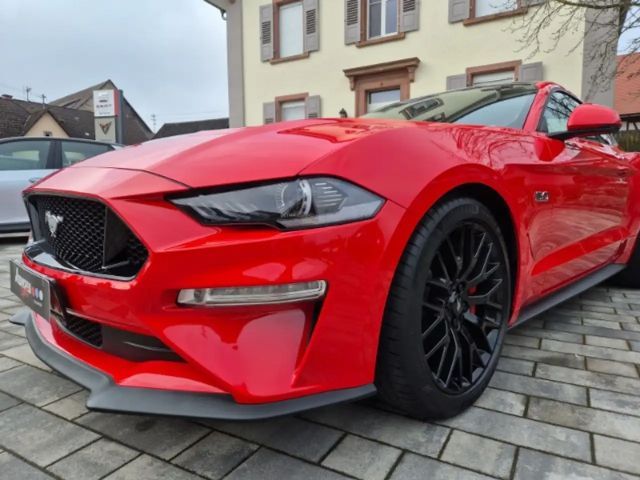 Ford Mustang Fastback GT 5.0 V8