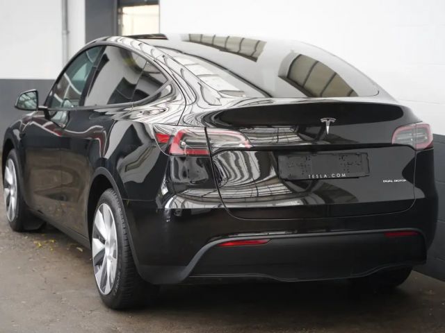 Tesla Model Y AWD Long Range