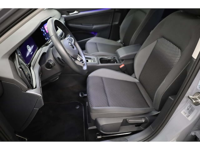 Volkswagen Golf 1.5 eTSI DSG