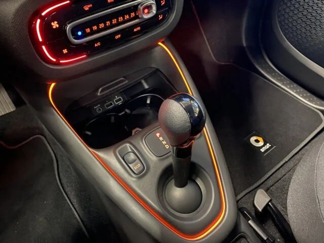 Smart EQ fortwo smart EQ fortwo Exclusive LED Panorama Kamera...