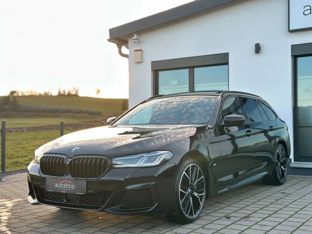 BMW 530 530d M-Sport Touring xDrive