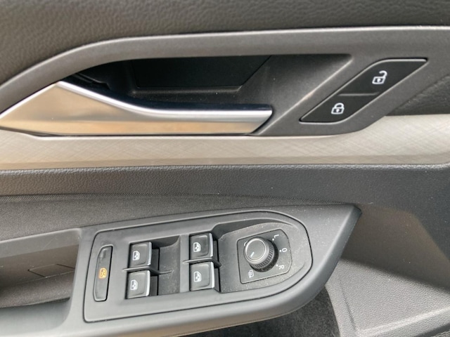 Volkswagen Golf 2.0 TDI DSG Life Variant