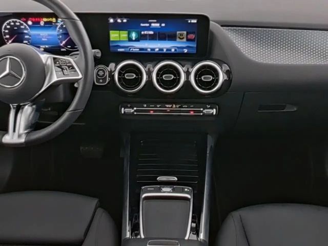 Mercedes-Benz B 200 Progressive Sedan