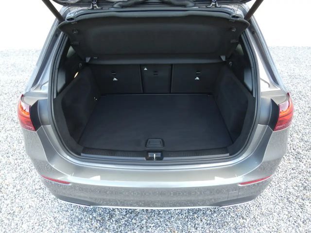 Mercedes-Benz B 180 AMG Line Sedan