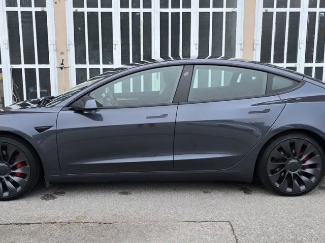 Tesla Model 3 AWD Performance