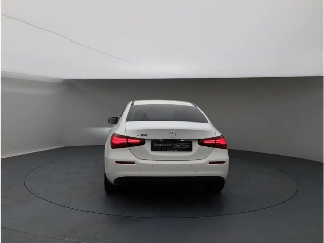 Mercedes-Benz A 180 Limo Night Distronic KeyGO Ambi Standhzg