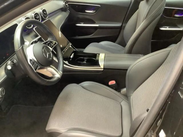 Mercedes-Benz C 180 AVANTGARDE Sedan