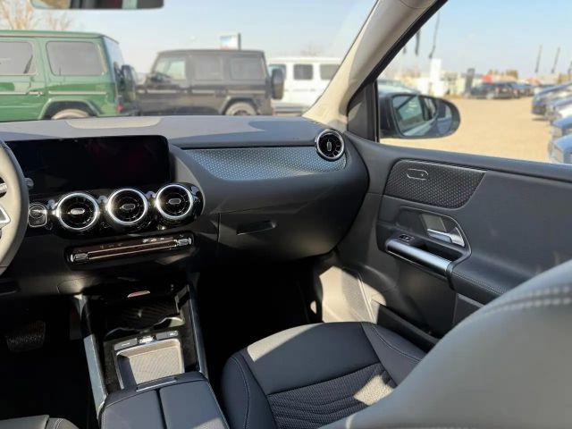 Mercedes-Benz B 180 Progressive Sedan