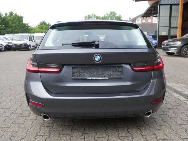 BMW 330 330i Sport Line Touring xDrive