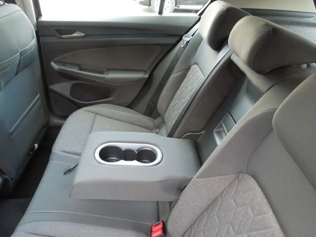 Volkswagen Golf 1.5 eTSI DSG Life