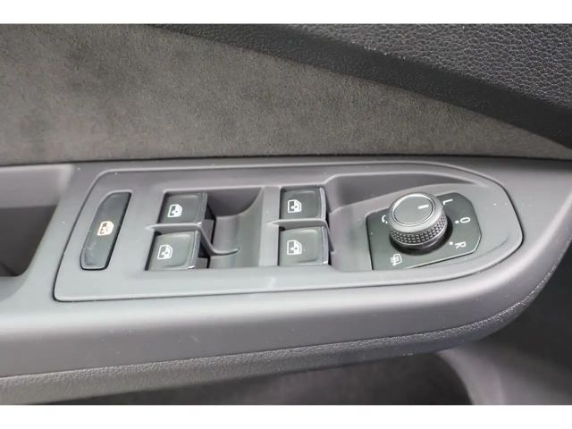 Volkswagen Golf 2.0 TDI DSG Golf VIII R-Line