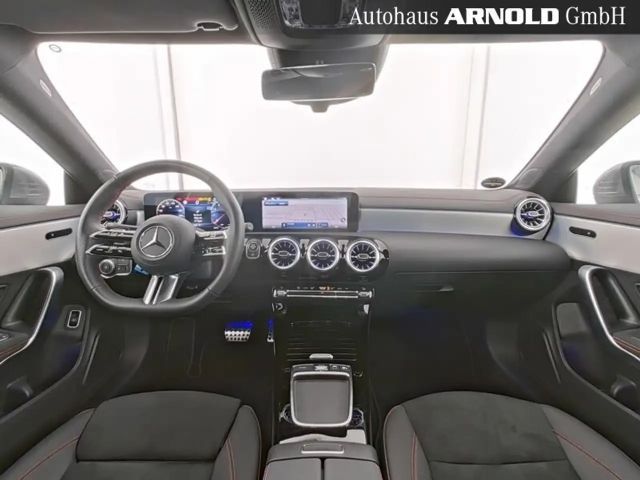 Mercedes-Benz CLA 200 AMG Line Coupé