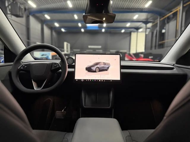 Tesla Model Y RWD