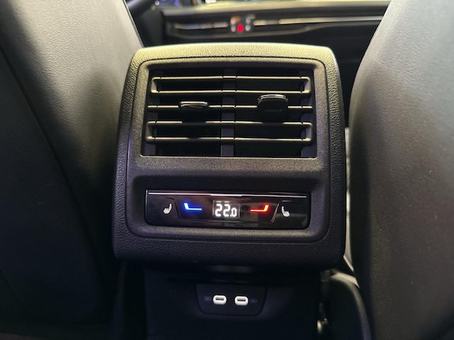 Volkswagen Golf 1.5 eTSI DSG R-Line