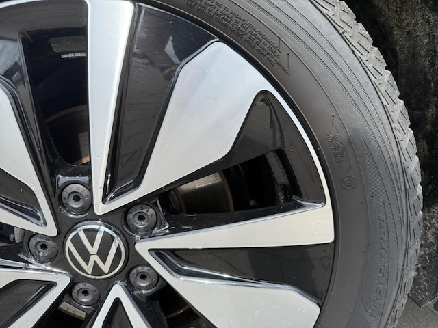 Volkswagen T-Roc Move 1.0 TSI Navi Apple CarPlay Rear View