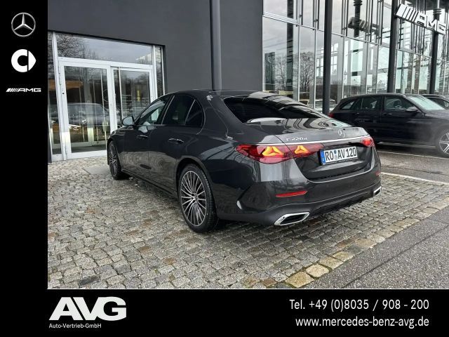 Mercedes-Benz E 220 AMG Line E 220 d Sedan