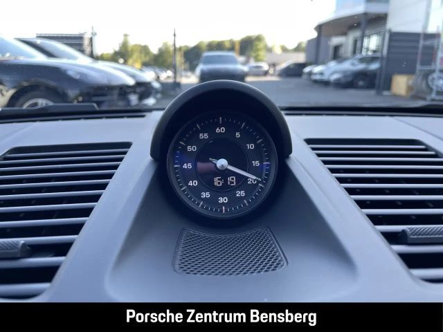 Porsche 992 Carrera Coupé GTS