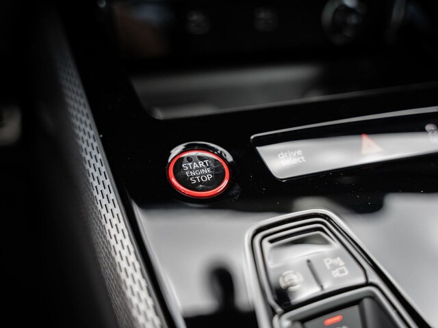 Audi A6 Avant Quattro S-Tronic