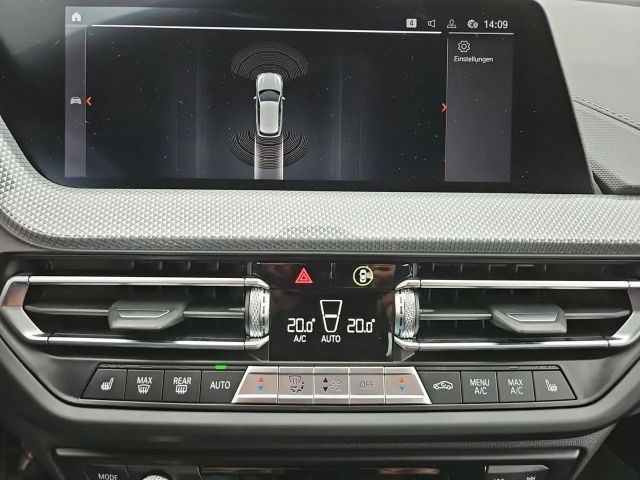 BMW 120 120d Luxury Line Sedan xDrive