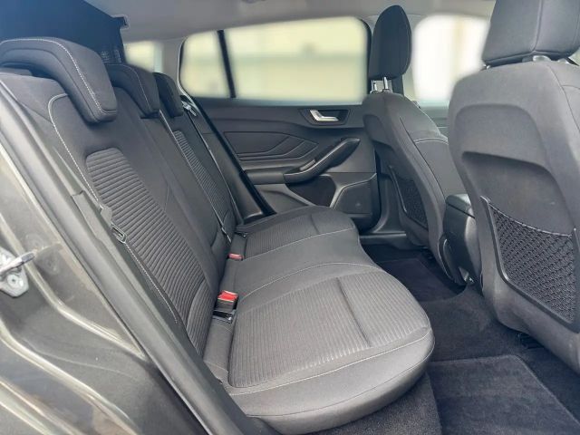 Ford Focus Titanium Wagon