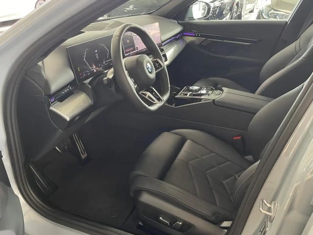 BMW 520 520i M-Sport Sedan