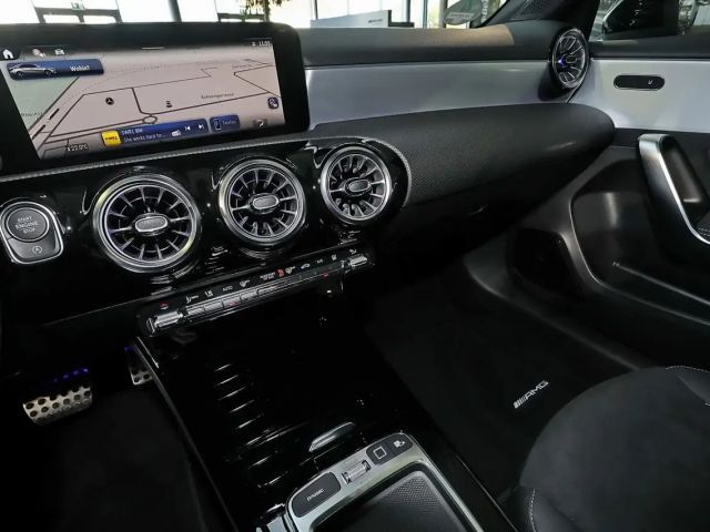 Mercedes-Benz A 200 AMG Line