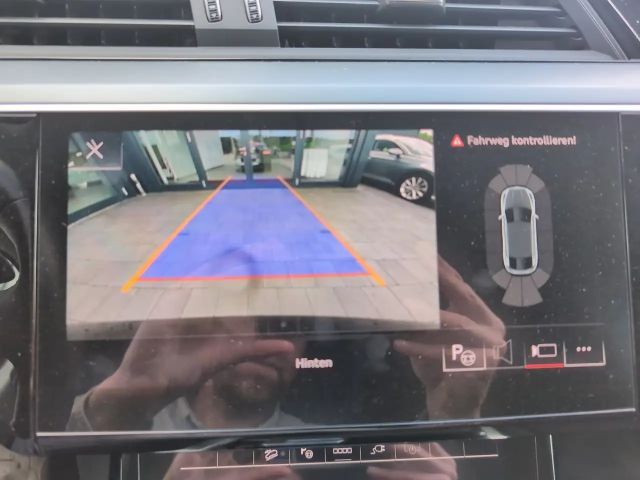 Audi Q8 e-tron 50 Business Quattro