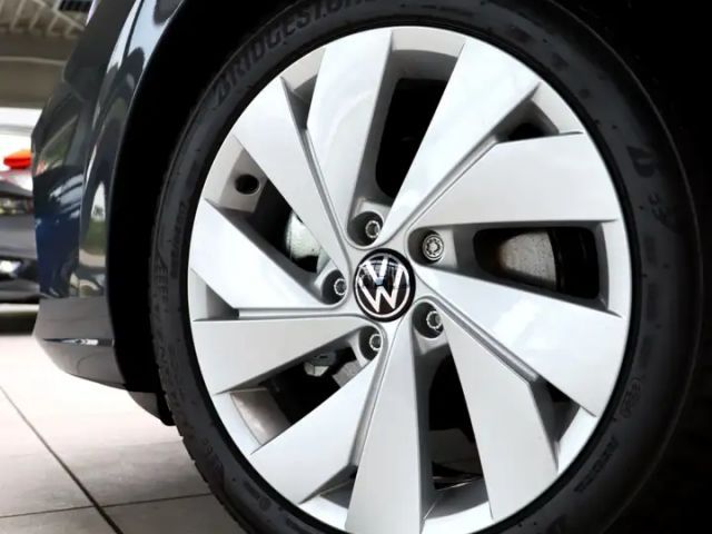 Volkswagen Golf 1.5 eTSI DSG