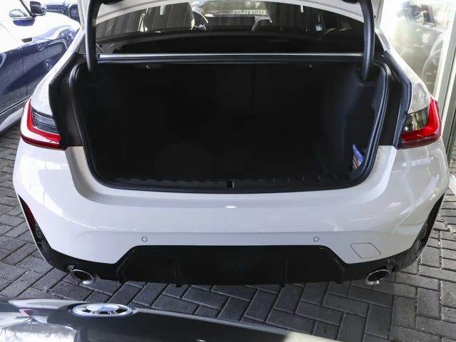 BMW 330 330i M-Sport Sedan xDrive