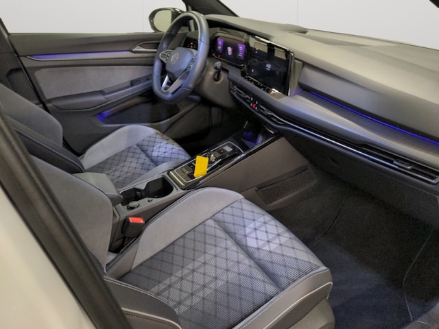 Volkswagen Golf 1.5 eTSI DSG Golf VIII R-Line