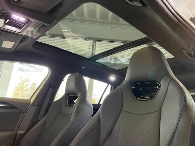 Volkswagen Passat IQ.Drive R-Line Variant