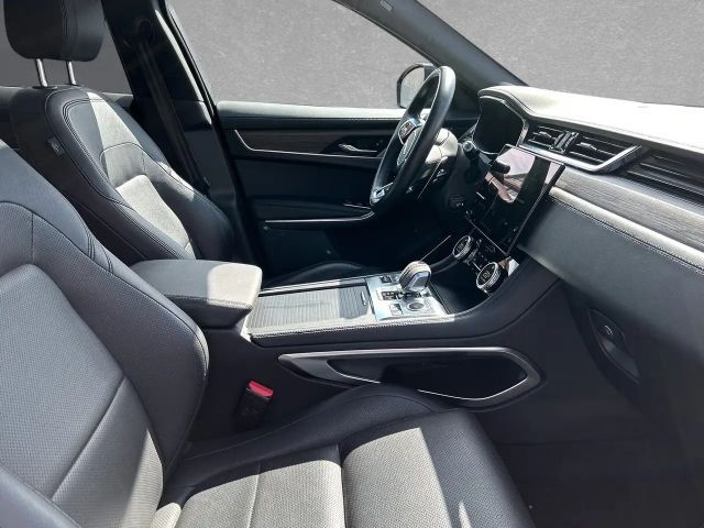 Jaguar F-Pace P400e S
